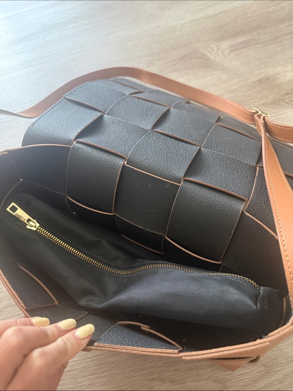 Italian Genuine Leather - Picture 3 of 3